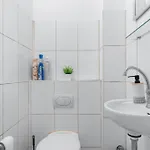 דירה Tolles Design, Hochwertig, Vollausstattung, 3 Zimmer, Grosses Bad & Gaeste-wc, Grosse Kueche, 3 X Smart Tv, 11 Min Zum Hbf דיסבורג