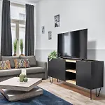 Tolles Design, Hochwertig, Vollausstattung, 3 Zimmer, Grosses Bad & Gaeste-wc, Grosse Kueche, 3 X Smart Tv, 11 Min Zum Hbf דיסבורג