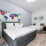 Tolles Design, Hochwertig, Vollausstattung, 3 Zimmer, Grosses Bad & Gaeste-wc, Grosse Kueche, 3 X Smart Tv, 11 Min Zum Hbf
