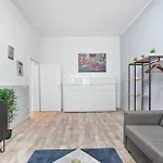 דירה Tolles Design, Hochwertig, Vollausstattung, 3 Zimmer, Grosses Bad & Gaeste-wc, Grosse Kueche, 3 X Smart Tv, 11 Min Zum Hbf