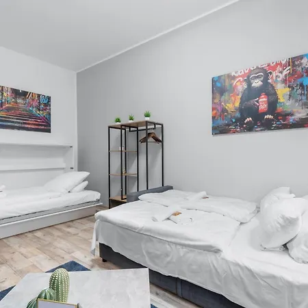 Tolles Design, Hochwertig, Vollausstattung, 3 Zimmer, Grosses Bad & Gaeste-wc, Grosse Kueche, 3 X Smart Tv, 11 Min Zum Hbf *