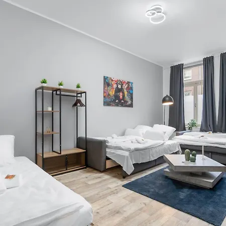 Lägenhet Tolles Design, Hochwertig, Vollausstattung, 3 Zimmer, Grosses Bad & Gaeste-wc, Grosse Kueche, 3 X Smart Tv, 11 Min Zum Hbf