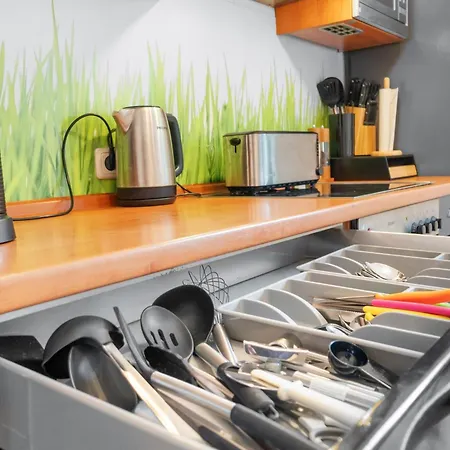 Tolles Design, Hochwertig, Vollausstattung, 3 Zimmer, Großes Bad&gäste-wc, Große Küche, 3 X Smart Tv, 11 Min Zum Hbf Apartment Duisburg