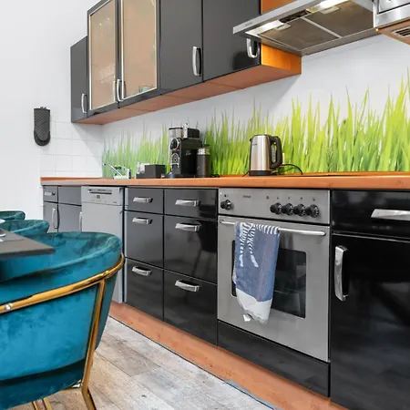 Tolles Design, Hochwertig, Vollausstattung, 3 Zimmer, Grosses Bad & Gaeste-wc, Grosse Kueche, 3 X Smart Tv, 11 Min Zum Hbf Apartmán