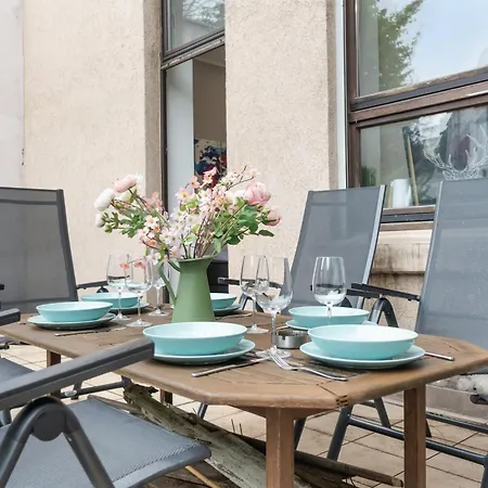 Apartmán Tolles Design, Hochwertig, Vollausstattung, 3 Zimmer, Grosses Bad & Gaeste-wc, Grosse Kueche, 3 X Smart Tv, 11 Min Zum Hbf