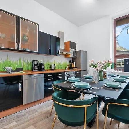 Tolles Design, Hochwertig, Vollausstattung, 3 Zimmer, Grosses Bad & Gaeste-wc, Grosse Kueche, 3 X Smart Tv, 11 Min Zum Hbf Апартаменты Дуйсбург