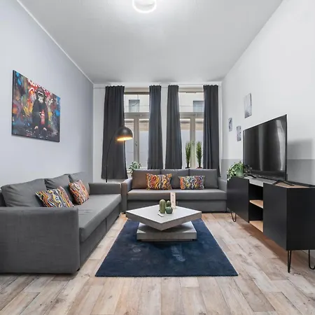 Tolles Design, Hochwertig, Vollausstattung, 3 Zimmer, Grosses Bad & Gaeste-wc, Grosse Kueche, 3 X Smart Tv, 11 Min Zum Hbf Apartmán Duisburg