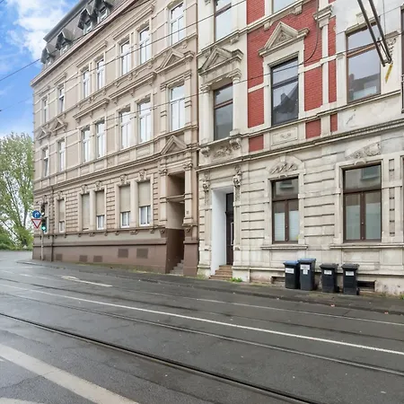 Tolles Design, Hochwertig, Vollausstattung, 3 Zimmer, Großes Bad&gäste-wc, Große Küche, 3 X Smart Tv, 11 Min Zum Hbf