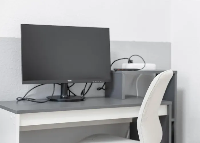 Apartamento Tolles Design, Hochwertig, Vollausstattung, 3 Zimmer, Grosses Bad & Gaeste-wc, Grosse Kueche, 3 X Smart Tv, 11 Min Zum Hbf *