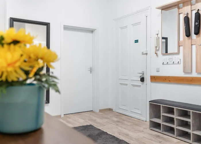 Tolles Design, Hochwertig, Vollausstattung, 3 Zimmer, Grosses Bad & Gaeste-wc, Grosse Kueche, 3 X Smart Tv, 11 Min Zum Hbf Apartamento Duisburgo