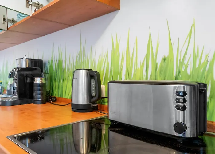 Tolles Design, Hochwertig, Vollausstattung, 3 Zimmer, Grosses Bad & Gaeste-wc, Grosse Kueche, 3 X Smart Tv, 11 Min Zum Hbf Apartamento *