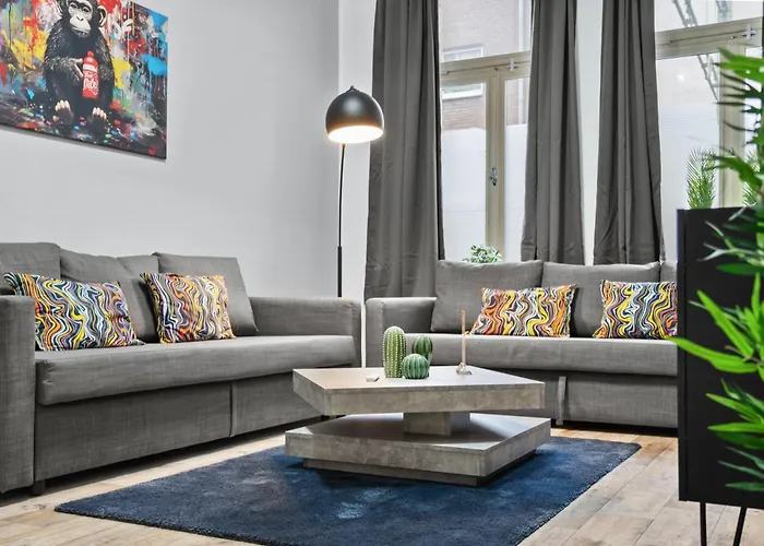 Apartamento Tolles Design, Hochwertig, Vollausstattung, 3 Zimmer, Grosses Bad & Gaeste-wc, Grosse Kueche, 3 X Smart Tv, 11 Min Zum Hbf *