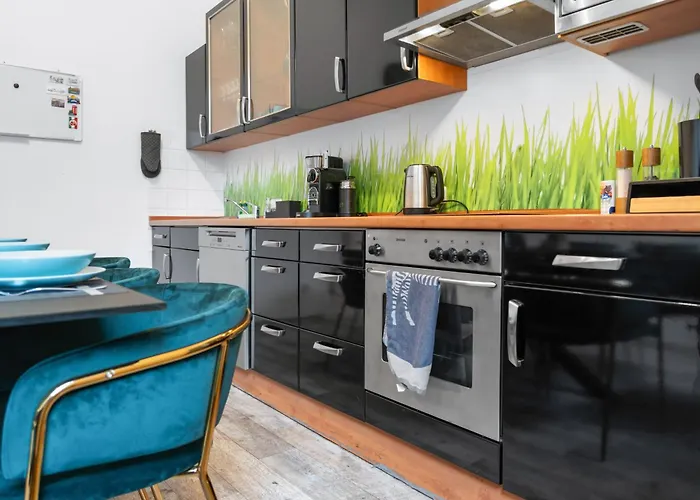 Tolles Design, Hochwertig, Vollausstattung, 3 Zimmer, Grosses Bad & Gaeste-wc, Grosse Kueche, 3 X Smart Tv, 11 Min Zum Hbf Apartamento