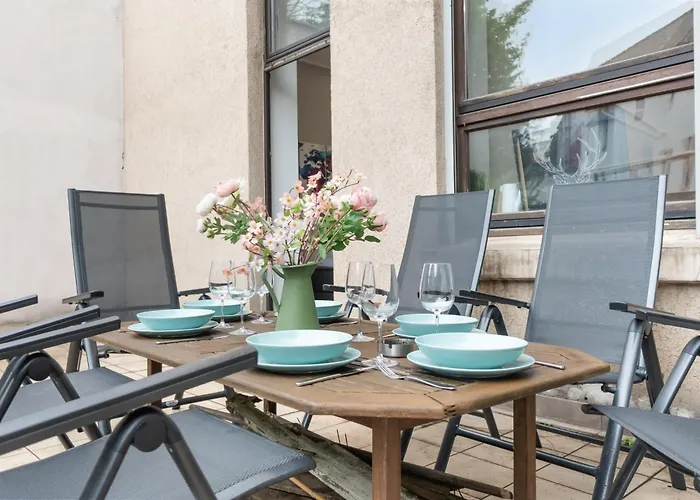 Apartamento Tolles Design, Hochwertig, Vollausstattung, 3 Zimmer, Grosses Bad & Gaeste-wc, Grosse Kueche, 3 X Smart Tv, 11 Min Zum Hbf