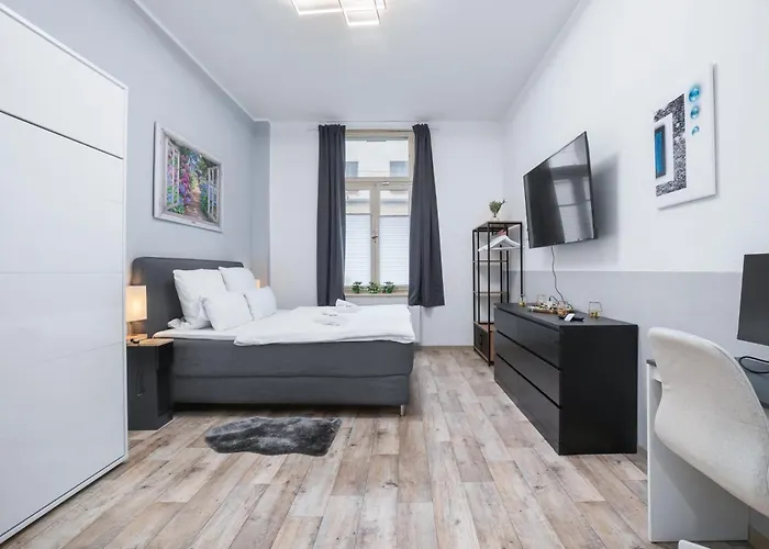 Apartamento Tolles Design, Hochwertig, Vollausstattung, 3 Zimmer, Grosses Bad & Gaeste-wc, Grosse Kueche, 3 X Smart Tv, 11 Min Zum Hbf *