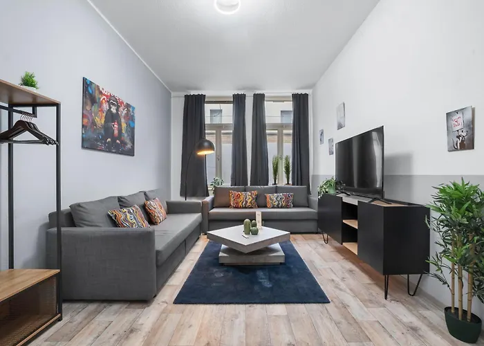 Tolles Design, Hochwertig, Vollausstattung, 3 Zimmer, Grosses Bad & Gaeste-wc, Grosse Kueche, 3 X Smart Tv, 11 Min Zum Hbf Apartamento Duisburgo